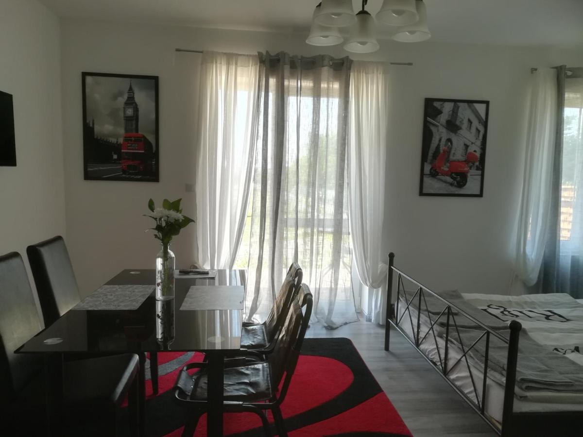 Edina Vendeghaz-Gyenesdias Apartment Luaran gambar