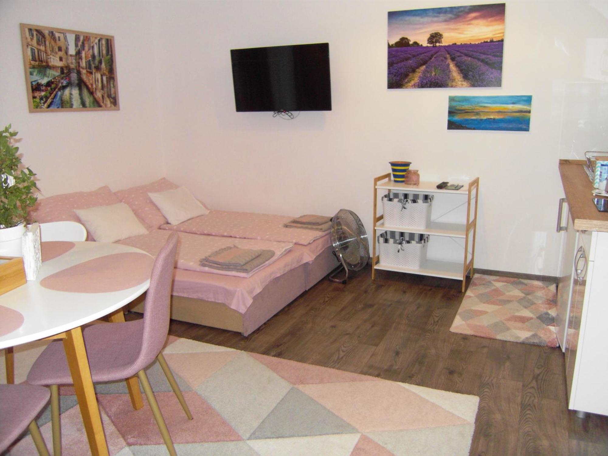 Edina Vendeghaz-Gyenesdias Apartment Luaran gambar